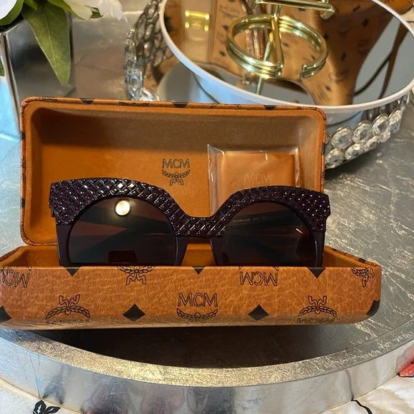 ?Beautiful MCM Sunglasses Cat Eye 52mm Acetate? display picture 1